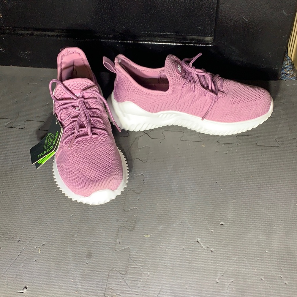 Stretch sneakers